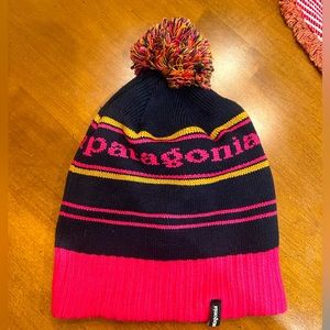 🏂Patagonia Powder Town Beanie Park Stripe Craft - Pink Navy w/Pom - CUTE🩷